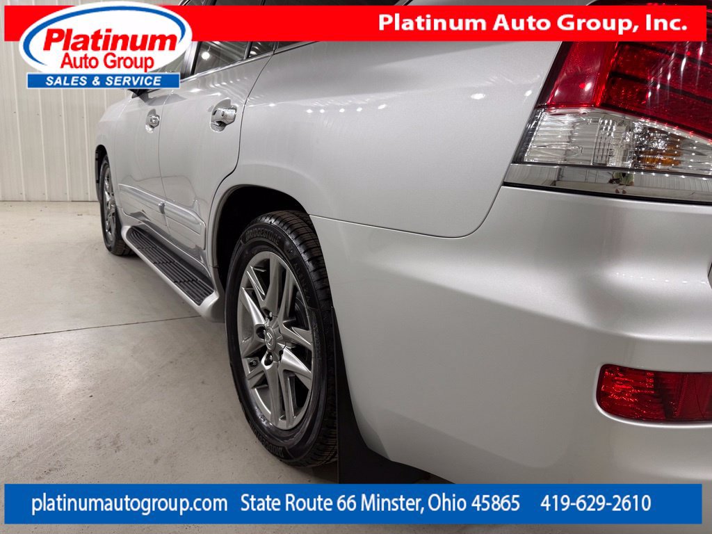 Used 2014 Lexus LX 570 4WD w/ Luxury Package image 10