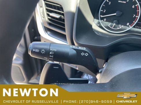 Used 2024 Nissan Rogue SV AWD/4WD image 16