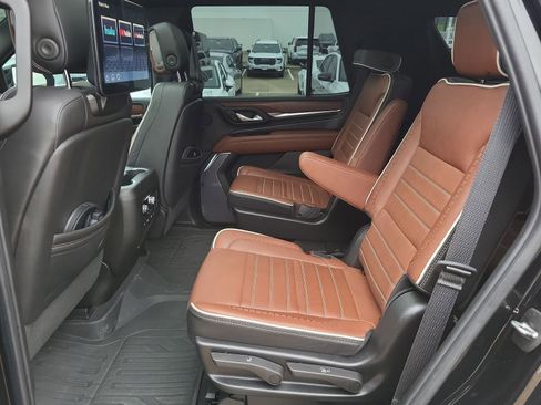 Used 2024 GMC Yukon Denali Ultimate AWD/4WD image 25