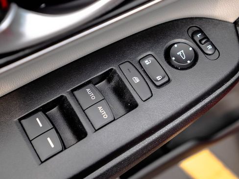 Used 2021 Honda CR-V Touring image 19