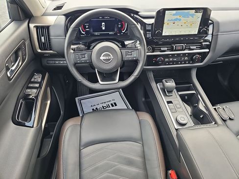 Used 2024 Nissan Pathfinder Platinum w/ Cargo Package image 33