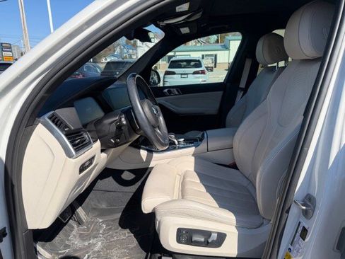 Used 2021 BMW X5 xDrive40i w/ M Sport Package image 14