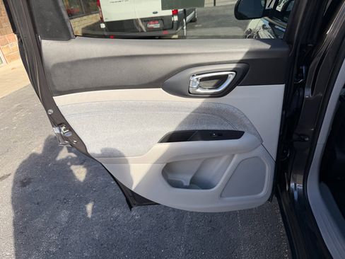 Used 2022 Jeep Compass Latitude w/ Convenience Group image 16