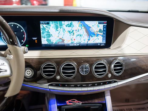 Used 2018 Mercedes-Benz S 560 4MATIC Sedan image 31