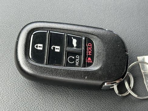 Used 2025 Honda HR-V Sport image 14