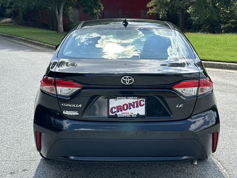 Used 2022 Toyota Corolla LE image 6