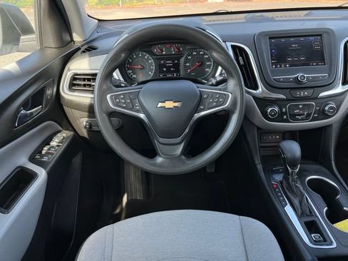 Used 2022 Chevrolet Equinox LS w/ Driver Confidence II Package AWD/4WD image 12