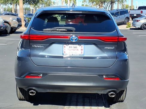 Used 2021 Toyota Venza LE w/ Carpet Mat Package (TMS) image 9