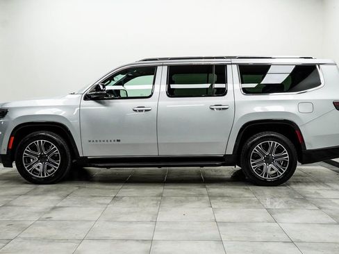 Used 2024 Jeep Wagoneer L Series II AWD/4WD image 8