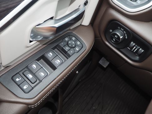 New 2025 RAM 2500 Laramie image 32