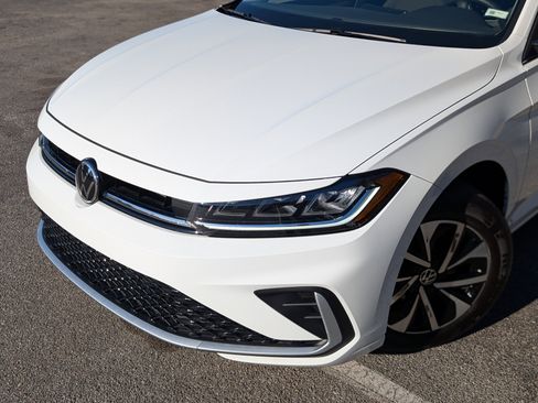 Used 2025 Volkswagen Jetta S image 13