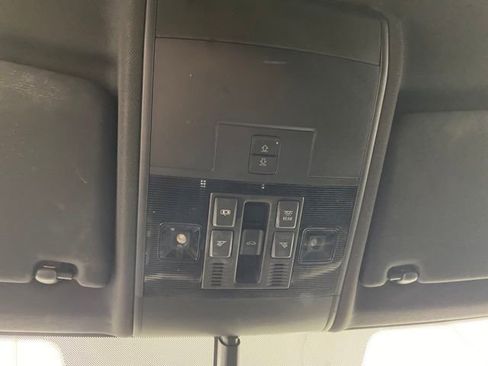 Used 2021 Volkswagen Atlas Cross Sport SEL image 24