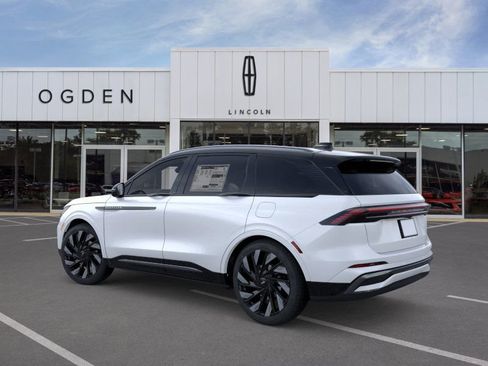 New 2026 Lincoln Nautilus Reserve w/ Jet Appearance Package image 4