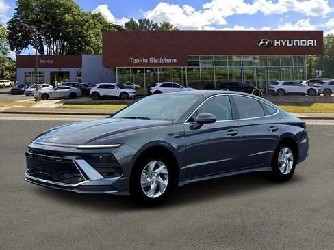 New 2026 Hyundai Sonata SE FWD image 2