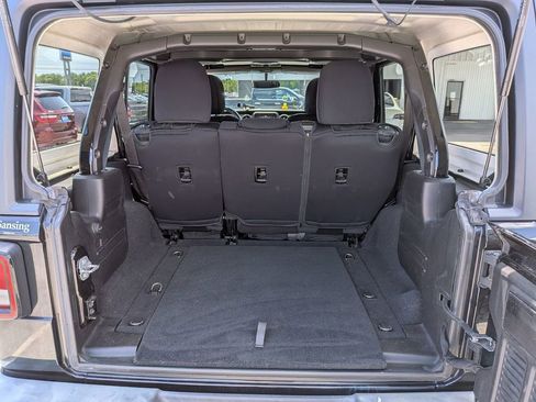 Used 2019 Jeep Wrangler Unlimited Sport S AWD/4WD image 26