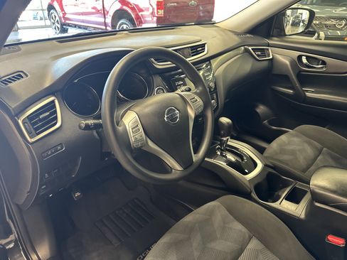 Used 2016 Nissan Rogue SV image 23