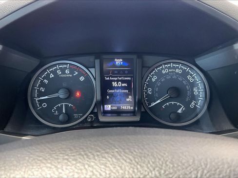 Used 2021 Toyota Tacoma TRD Off-Road w/ Technology Package AWD/4WD image 25
