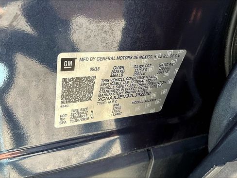 Used 2018 Chevrolet Equinox LT FWD image 20