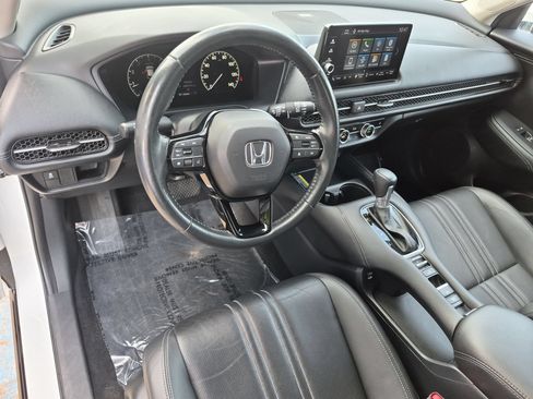 Used 2024 Honda HR-V EX-L image 10