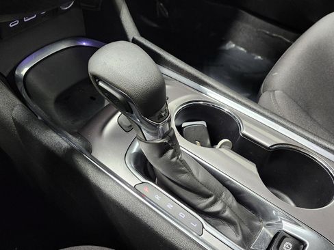 Used 2022 Chevrolet Malibu LT image 34