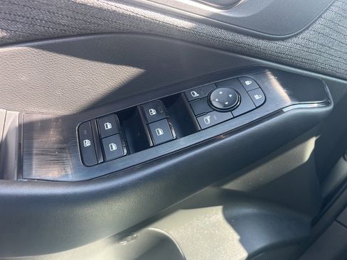 Used 2023 Nissan Rogue S image 24