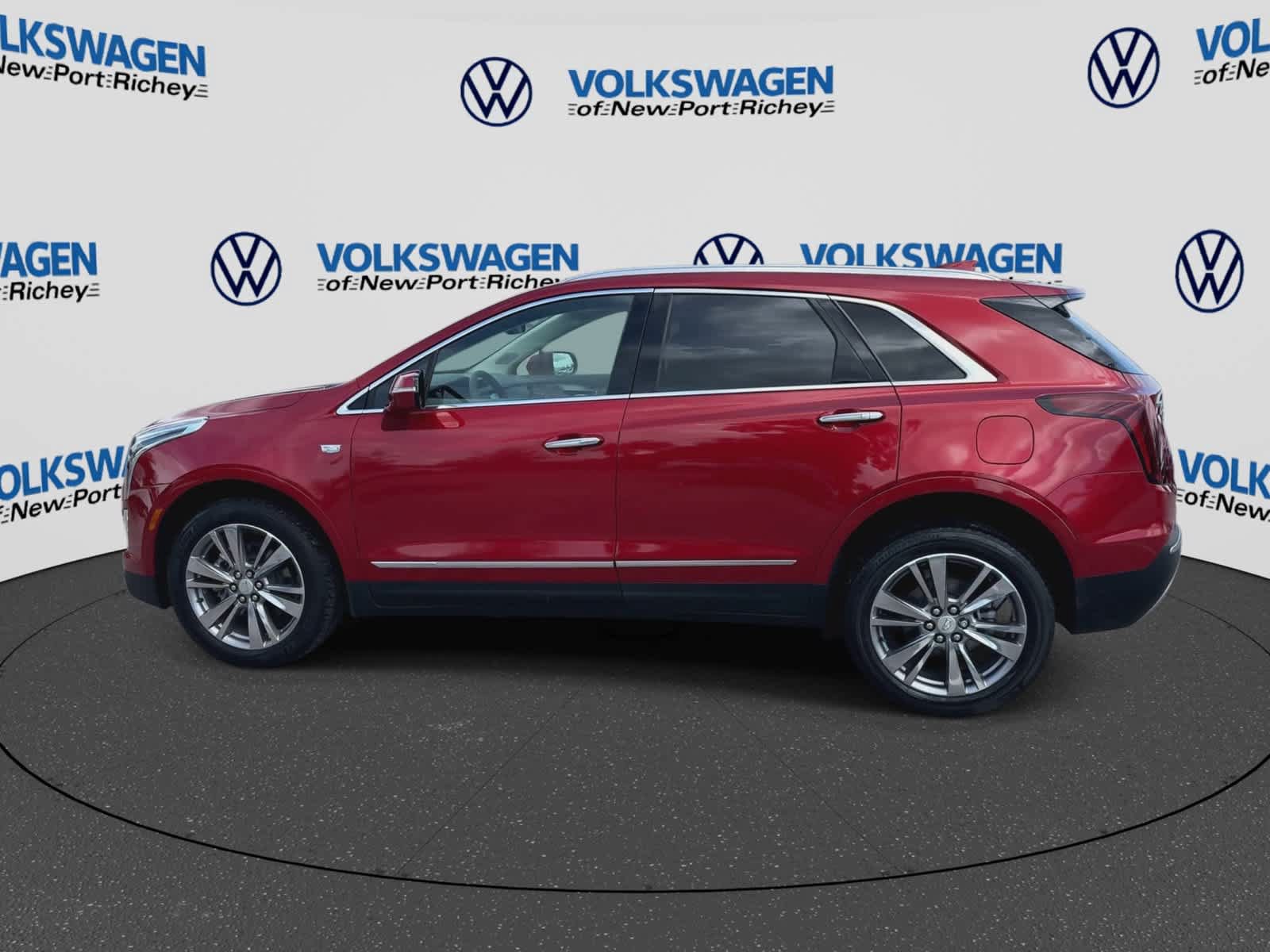 Used 2025 Cadillac XT5 Premium Luxury w/ LPO, Floor Liner Package AWD/4WD image 5