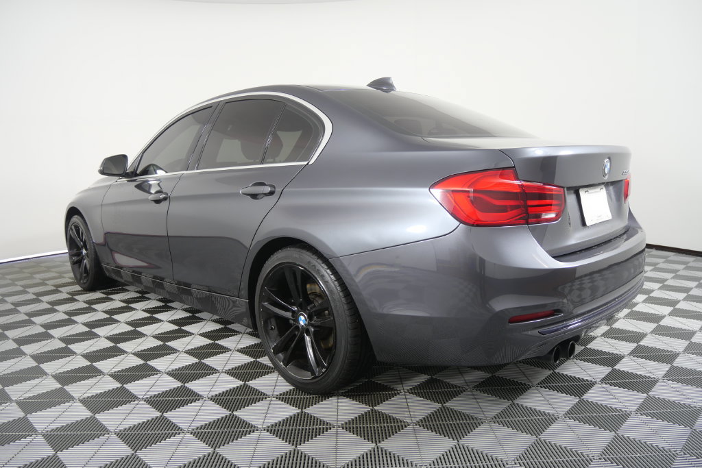 Used 2018 BMW 330i Sedan w/ Convenience Package RWD image 6