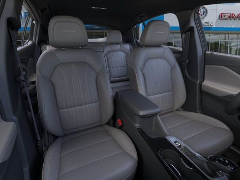 New 2026 Buick Envista Avenir FWD image 16