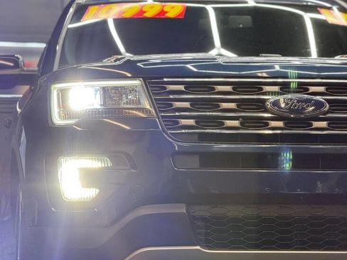 Used 2017 Ford Explorer XLT w/ Equipment Group 201A image 3