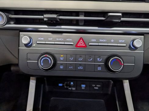 Used 2025 Hyundai Tucson SE image 21