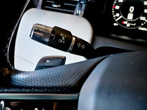 Used 2022 Land Rover Discovery Sport SE R-Dynamic image 51