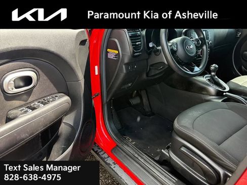 Used 2017 Kia Soul + FWD image 13