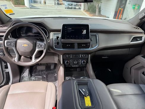Used 2024 Chevrolet Suburban LT RWD image 15