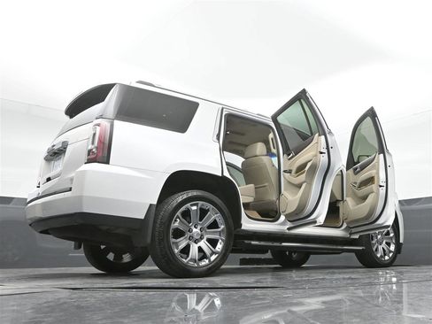 Used 2017 GMC Yukon Denali w/ Open Road Package AWD/4WD image 30