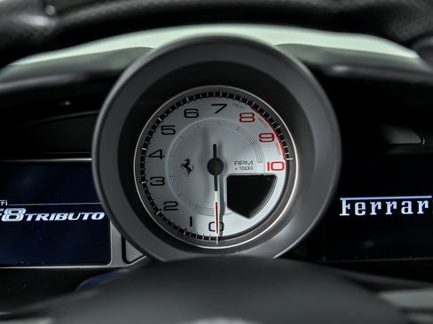 Used 2020 Ferrari F8 Tributo RWD image 27