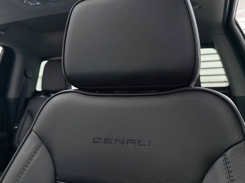 Used 2024 GMC Sierra 1500 Denali w/ Technology Package AWD/4WD image 5