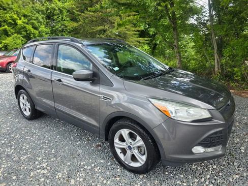 Used 2014 Ford Escape SE w/ Equipment Group 201A FWD image 3