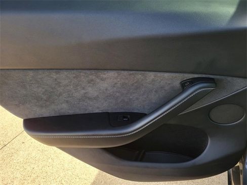 Used 2023 Tesla Model Y Long Range image 12