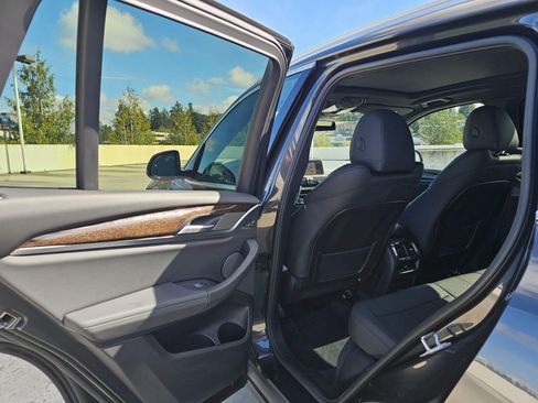 Used 2021 BMW X3 xDrive30i w/ Premium Package image 17