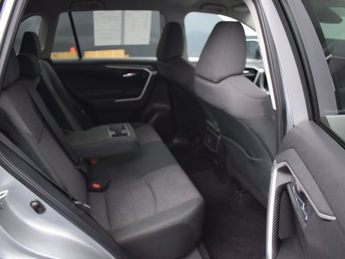 Used 2024 Toyota RAV4 XLE AWD/4WD image 11