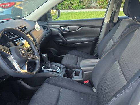 Used 2017 Nissan Rogue S FWD image 5