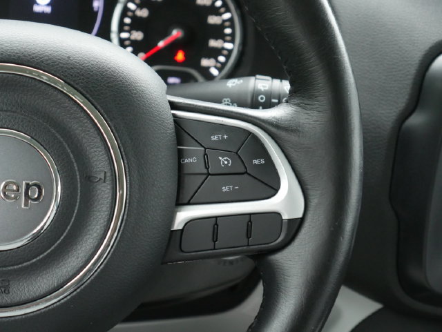 Used 2018 Jeep Renegade Latitude w/ Cold Weather Group AWD/4WD image 17