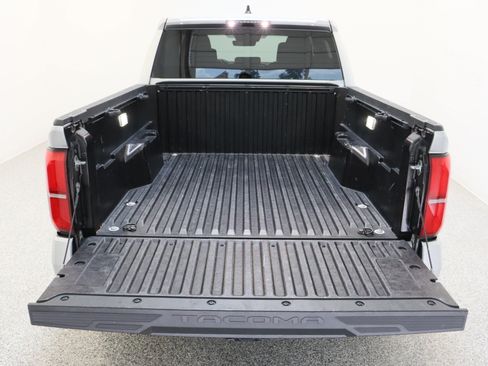 Certified 2024 Toyota Tacoma TRD Off-Road AWD/4WD image 31