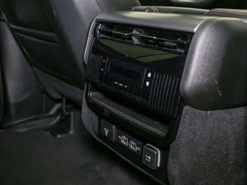 Used 2024 Jeep Wagoneer Series II AWD/4WD image 23