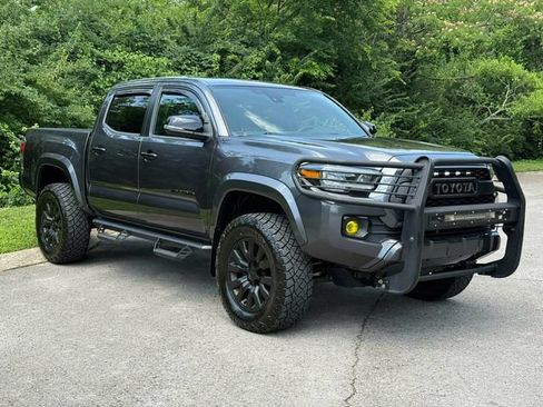 Used 2021 Toyota Tacoma Limited w/ Nightshade Package AWD/4WD image 13