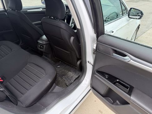 Used 2015 Ford Fusion SE FWD image 14
