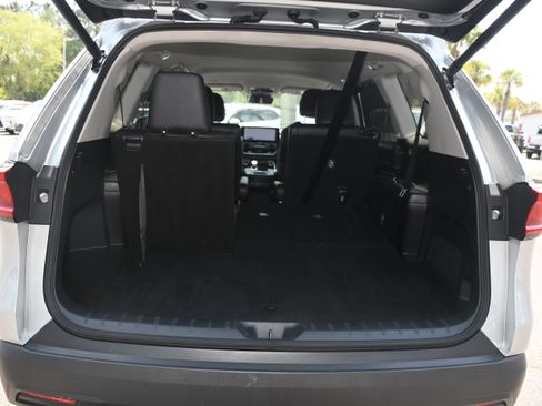 Certified 2025 Toyota Grand Highlander FWD image 17