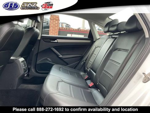 Used 2022 Volkswagen Passat 2.0T SE image 15