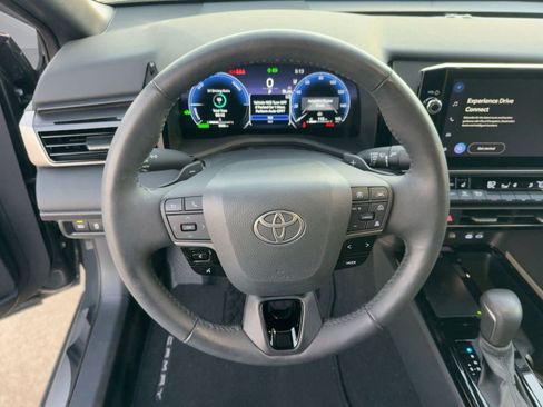 Used 2025 Toyota Camry XSE image 27