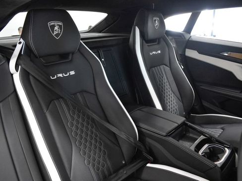 Used 2024 Lamborghini Urus S AWD/4WD image 33